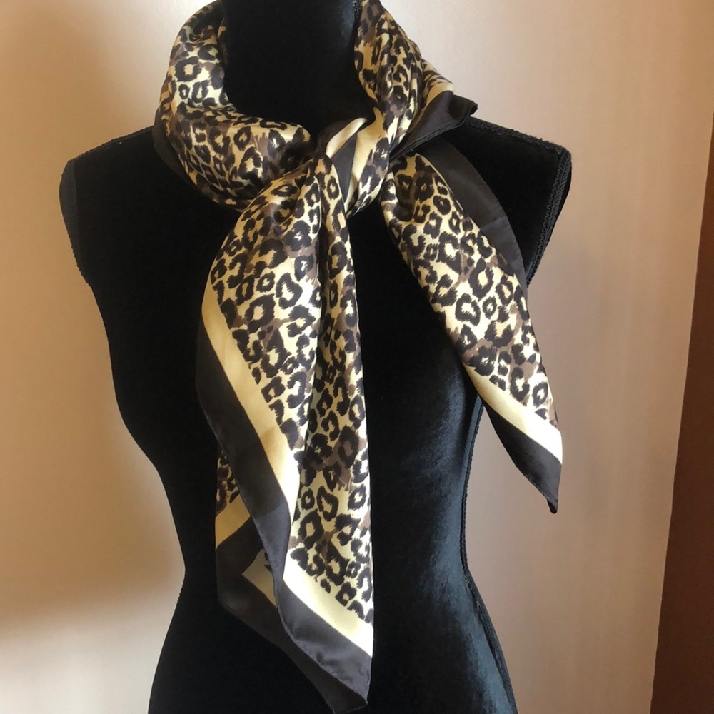 Leopard print scarf BEAUTIFUL ❤️❤️❤️